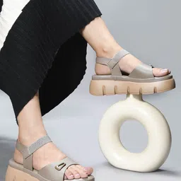 SHUZ TOUCH Women Open Toe Comfort Heels-image-85