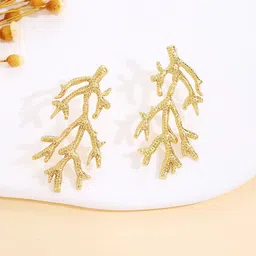 DressBerry Leaf Shaped Studs Earrings-15