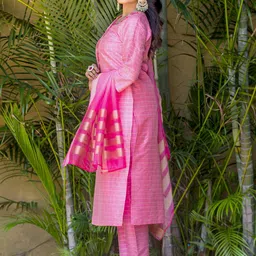 WEAVLLITE Women Yoke Design Regular Thread Work Kurta with Trousers & With Dupatta image 3