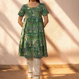 SUKITI Floral Printed Pleated A-Line Kurta With Trousers-image-15