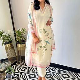 HERE&NOW Women Floral Printed Regular Kurta with Trousers & With Dupatta-image-25