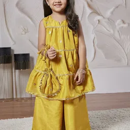 VASTRAMAY Girls Floral Embroidered Gotta Patti Tiered Anarkali Kurta with Palazzos-picture-10
