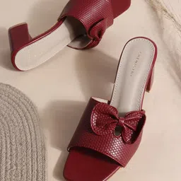 Chemistry Women Textured Round Toe Mules-31