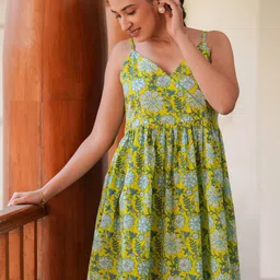 Janasya Floral Printed V-Neck Pure Cotton Kurti-14