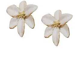 FIMBUL Set Of 2 Gold-Plated Artificial Stones Studded Floral Studs image 5