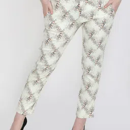 JAKANARY Women Printed Relaxed Easy Wash Trousers-image-28