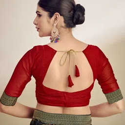 DIVASTRI Abstract Printed Saree With Blouse Piece image 3