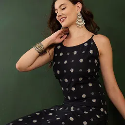 Sangria Floral Printed Sleeveless Kurta With Trousers-25