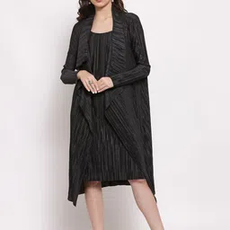 LELA Women Black Self Design Open Front Longline Shrug-8