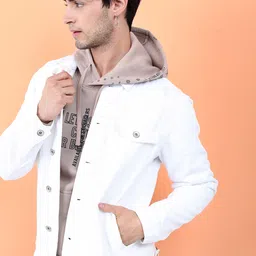 LOCOMOTIVE Men White Solid Denim Trucker Jacket-image-57