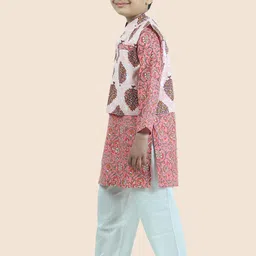 JUNITOS Boys Floral Printed Regular Pure Cotton Kurta with Pyjamas & Nehru jacket image 3