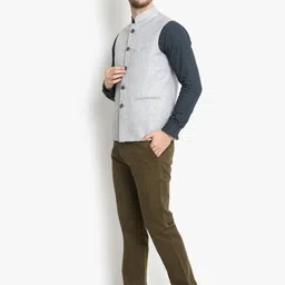 Vastraa Fusion Men Grey Solid Woven Nehru Jacket image 5