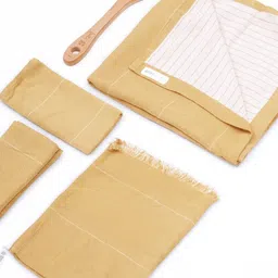 Doctor Towels Gold-Toned & White 4 Pieces Striped Aloevera350 GSM Towel Set-image-94