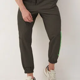 JUMPCUTS Men Slim-Fit Mid-Rise Cotton Breathable Fabric Jogger-image-99