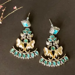 BLACKBOX Quartz Studded Animal Shaped Oxidised Drop Earrings-image-2