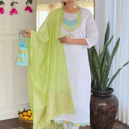 Lilots Sequinned Embroidered Sequinned Chanderi Silk Kurta With Trousers & Dupatta-picture-2