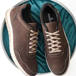 The Roadster Lifestyle Co Men Perforated Casual Comfortable Lace Up Sneakers-image-8