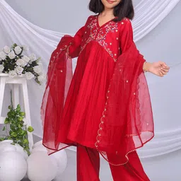 misbis Girls Embroidered Regular Sequinned Kurti with Palazzos & With Dupatta image 3