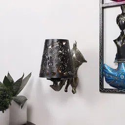 Aura Gold-Toned & Black Textured Metal Traditional Frustum Shaped Wall Lamp-25
