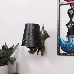 Aura Gold-Toned & Black Metal Traditional Abstract Shaped Shaped Wall Lamp-picture-16