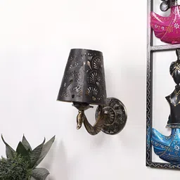 Aura Gold-Toned & Black Metal Traditional Abstract Shaped Shaped Wall Lamp-image-64