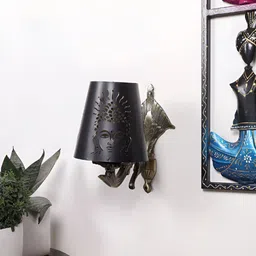 Aura Gold-Toned & Black Metal Traditional Abstract Shaped Shaped Wall Lamp-image-63