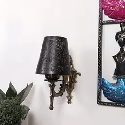 Aura Black & Gold-Toned Metal Traditional Abstract Shaped Shaped Wall Lamp-20