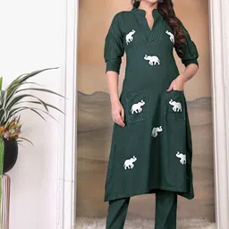HETVI CREATION Women Animal Printed Kurta with Trousers-51