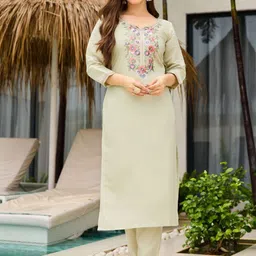 KAYOMMI Women Floral Embroidered Regular Sequinned Kurta & Trousers With Dupatta-picture-13
