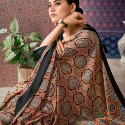 Anouk Rustic Ajrak Block Poly Crepe Block Print Saree image 3