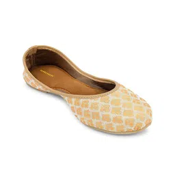 Anouk Women Embellished Ethnic Mojaris with Embroidered Flats-image-19