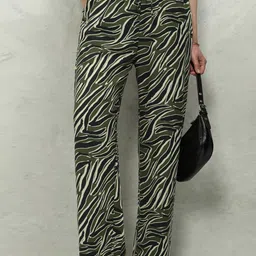 ESPYR By Tokyo Talkies Women Animal Printed Flared Wide Leg Trousers-picture-5