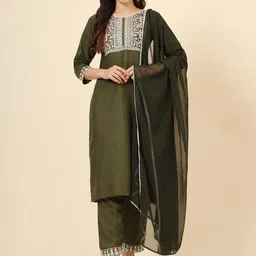 VAIRAGEE Women Floral Yoke Design Regular Thread Work Kurta with Trousers & With Dupatta-50