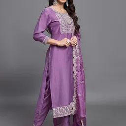 BE IN TEXO FAB Women Embroidered Regular Thread Work Kurta with Trousers & With Dupatta-picture-51