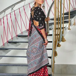DIVASTRI Ethnic Motifs Block Printed Saree image 3