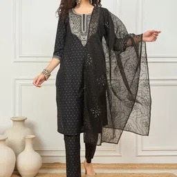 House of Pataudi Embroidered Straight Kurta & Trousers With Dupatta-image-61