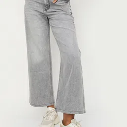 max Women Mid-Rise Regular Fit Bootcut Jeans-image-60