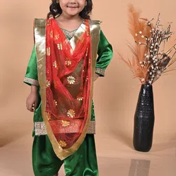 itsmycostume Girls Zari Work Sweetheart Neck Straight Kurta With Salwar & Dupatta-image-13