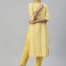 DIVASTRI Floral Printed Mandarin Collar Straight Kurta With Trousers-picture-56
