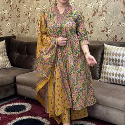 Anni Designer Women Floral Printed Regular Kurta with Trousers & With Dupatta-10