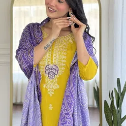 CANIZZARO Women Ethnic Motifs Regular Sequinned Kurta with Trousers & With Dupatta image 3