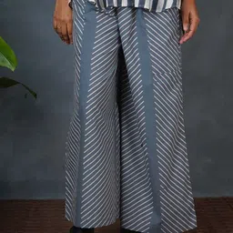 Chidiyaa Women Beneath The Monsson Smart Sky BMS Moon Over Lake Grey Block Printed Pants-picture-4