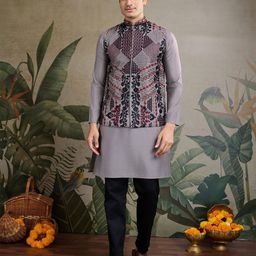 ODETTE Men Embroidered Kurta-picture-31