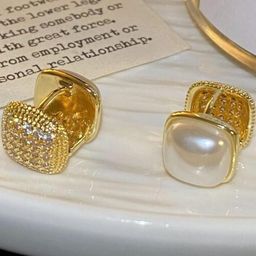 AKISON JEWELS Square Studs Earrings-image-12