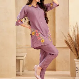 Kaftanize Embroidered Tunic With Trousers Co-Ords-picture-32