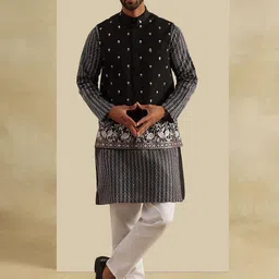 SOJANYA Men Geometric Embroidered Kurta with Pyjamas With Nehru jacket-54