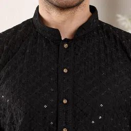 MULTI SHADES Men Ethnic Motifs Regular Thread Work Kurta with Pyjamas image 5