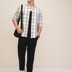 HIGHLANDER Men Cutaway Collar Checked Cotton Casual Shirt-image-22