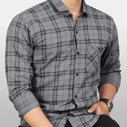 surhi Men Regular Fit Checkered Spread Collar Casual Shirt-picture-25