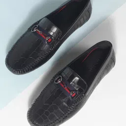Mochi Men Textured Leather Slip-On Sneakers-image-44